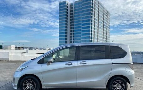 Honda Freed I, 2016 год, 810 000 рублей, 7 фотография