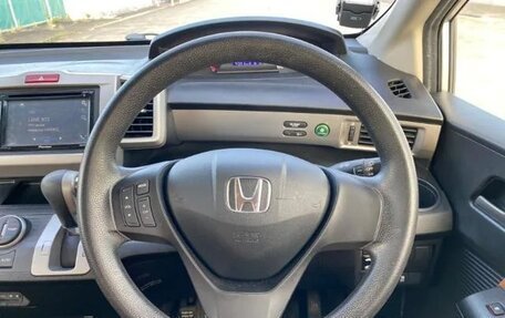 Honda Freed I, 2016 год, 810 000 рублей, 17 фотография