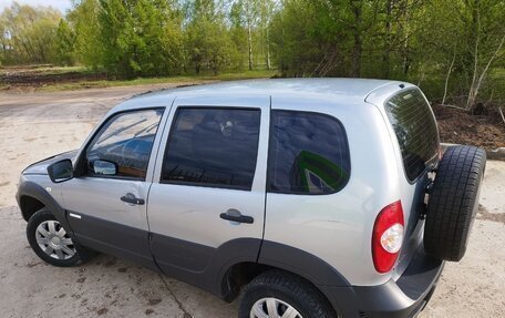 Chevrolet Niva I рестайлинг, 2014 год, 460 000 рублей, 3 фотография