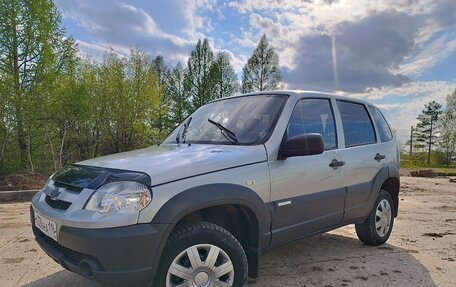 Chevrolet Niva I рестайлинг, 2014 год, 460 000 рублей, 2 фотография