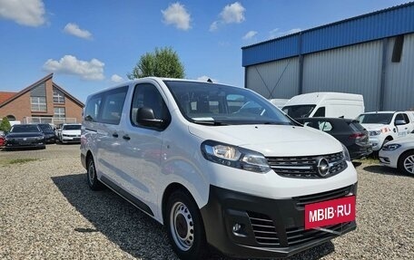 Opel Vivaro, 2022 год, 1 999 000 рублей, 4 фотография