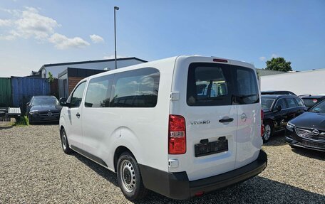 Opel Vivaro, 2022 год, 1 999 000 рублей, 7 фотография
