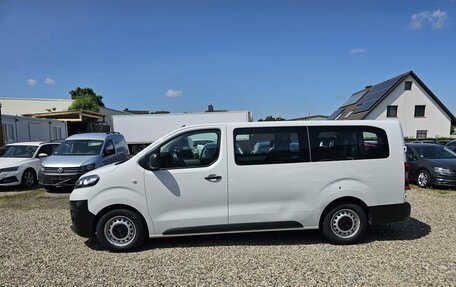 Opel Vivaro, 2022 год, 1 999 000 рублей, 6 фотография