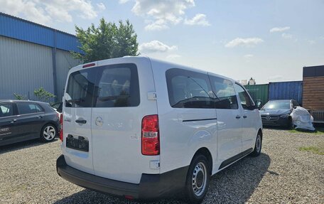 Opel Vivaro, 2022 год, 1 999 000 рублей, 10 фотография