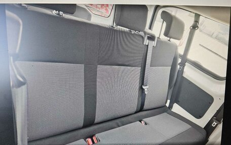 Opel Vivaro, 2022 год, 1 999 000 рублей, 17 фотография