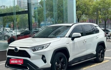 Toyota RAV4, 2021 год, 2 550 443 рублей, 2 фотография