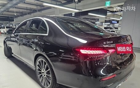 Mercedes-Benz E-Класс, 2022 год, 3 800 000 рублей, 2 фотография