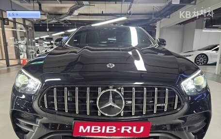 Mercedes-Benz E-Класс, 2022 год, 3 800 000 рублей, 5 фотография