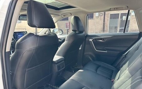 Toyota RAV4, 2021 год, 2 400 443 рублей, 8 фотография