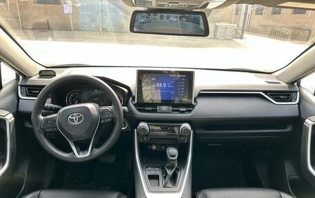 Toyota RAV4, 2021 год, 2 400 443 рублей, 7 фотография