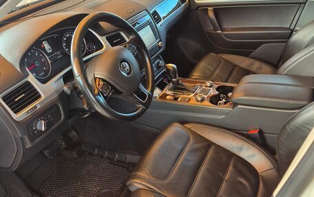 Volkswagen Touareg III, 2015 год, 2 770 000 рублей, 7 фотография