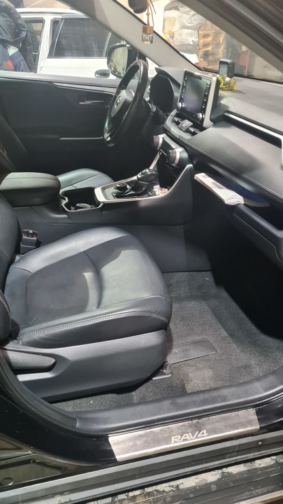 Toyota RAV4 XA50, 2021 год, 3 600 000 рублей, 8 фотография