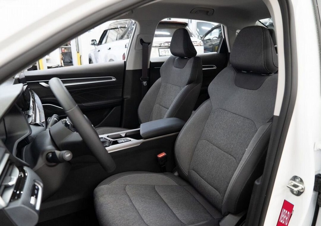Geely Emgrand, 2024 год, 1 770 990 рублей, 6 фотография
