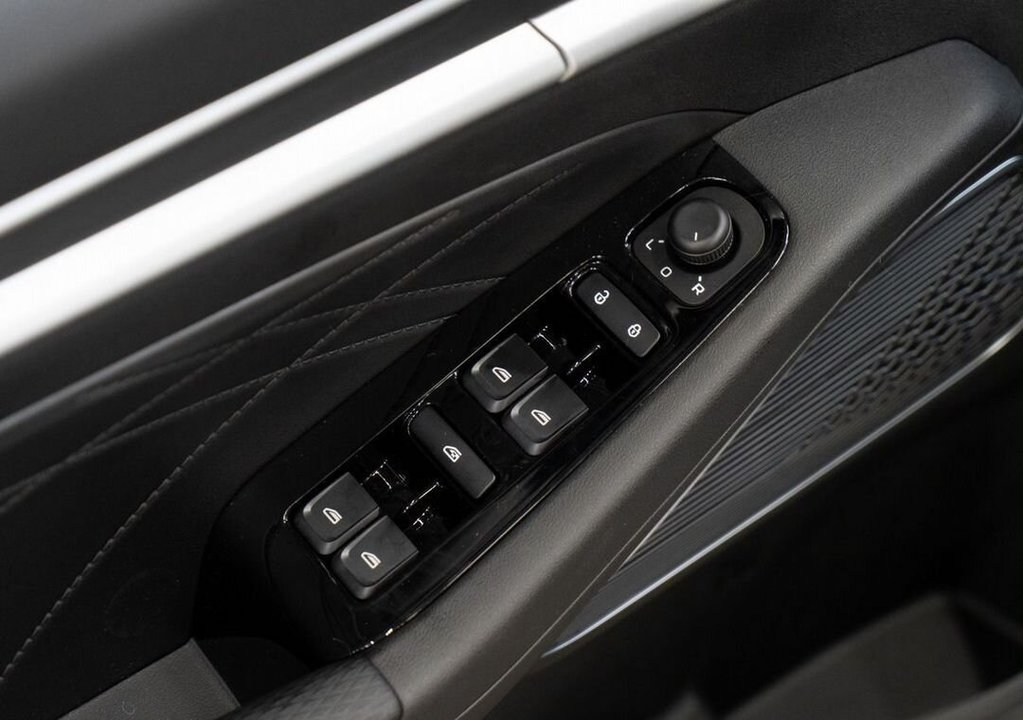 Geely Emgrand, 2024 год, 1 770 990 рублей, 13 фотография