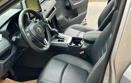 Toyota RAV4, 2021 год, 2 460 443 рублей, 8 фотография