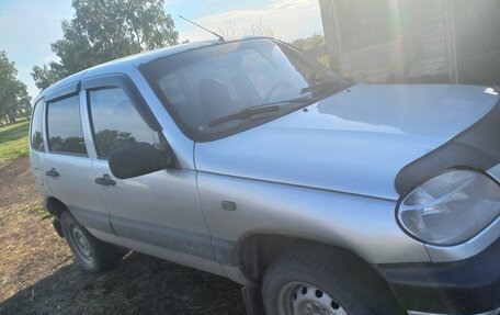 Chevrolet Niva I рестайлинг, 2003 год, 280 000 рублей, 2 фотография