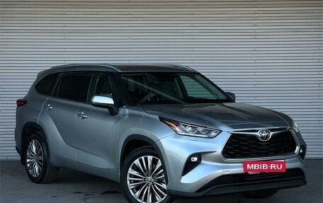 Toyota Highlander, 2020 год, 5 750 000 рублей, 3 фотография