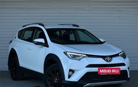 Toyota RAV4, 2018 год, 2 149 000 рублей, 3 фотография