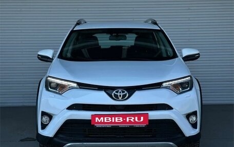 Toyota RAV4, 2018 год, 2 149 000 рублей, 2 фотография