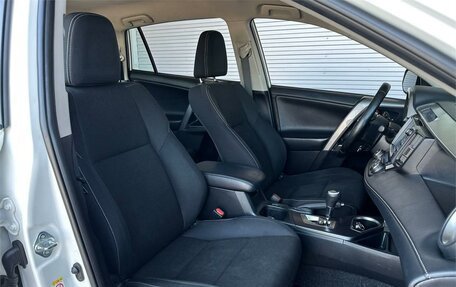Toyota RAV4, 2018 год, 2 149 000 рублей, 12 фотография