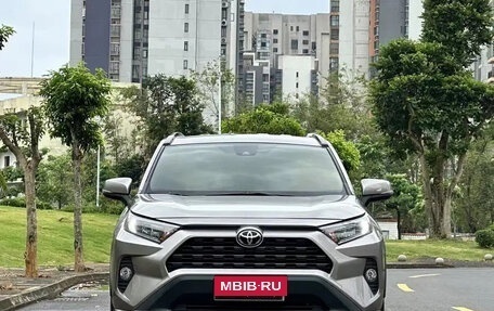 Toyota RAV4, 2020 год, 1 950 000 рублей, 2 фотография