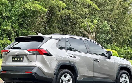 Toyota RAV4, 2020 год, 1 950 000 рублей, 7 фотография