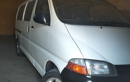 Toyota HiAce, 2000 год, 1 190 000 рублей, 2 фотография