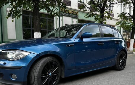 BMW 1 серия, 2007 год, 850 000 рублей, 1 фотография