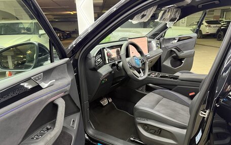 Volkswagen Tiguan, 2024 год, 4 400 000 рублей, 17 фотография