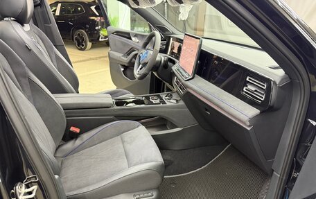 Volkswagen Tiguan, 2024 год, 4 400 000 рублей, 30 фотография