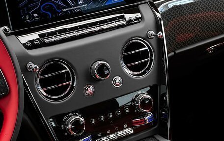 Rolls-Royce Cullinan, 2024 год, 78 900 000 рублей, 20 фотография