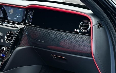 Rolls-Royce Cullinan, 2024 год, 78 900 000 рублей, 26 фотография