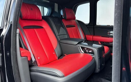 Rolls-Royce Cullinan, 2024 год, 78 900 000 рублей, 28 фотография