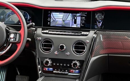 Rolls-Royce Cullinan, 2024 год, 78 900 000 рублей, 24 фотография