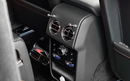 Rolls-Royce Cullinan, 2024 год, 78 900 000 рублей, 29 фотография