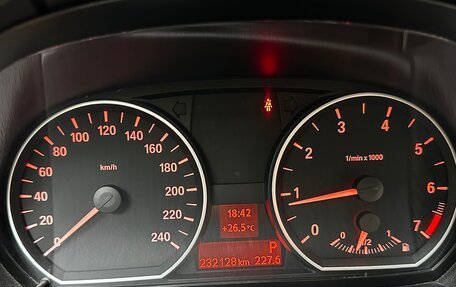 BMW 1 серия, 2007 год, 850 000 рублей, 15 фотография