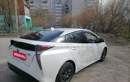 Toyota Prius IV XW50, 2018 год, 1 550 000 рублей, 2 фотография
