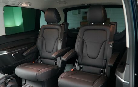 Mercedes-Benz V-Класс, 2019 год, 6 990 000 рублей, 12 фотография