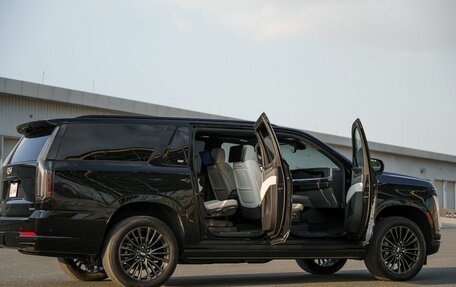 Cadillac Escalade V, 2025 год, 24 900 000 рублей, 11 фотография