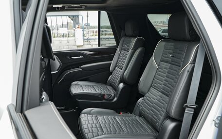 Cadillac Escalade V, 2023 год, 12 480 000 рублей, 17 фотография