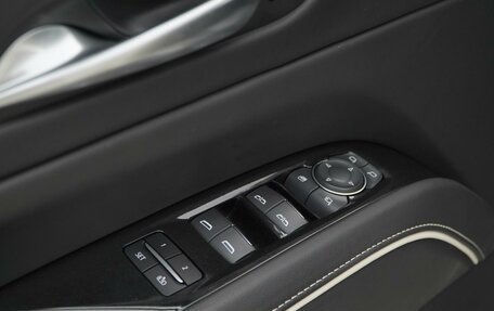 Cadillac Escalade V, 2023 год, 12 480 000 рублей, 26 фотография