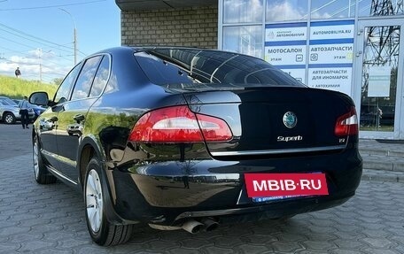 Skoda Superb III рестайлинг, 2012 год, 999 000 рублей, 3 фотография