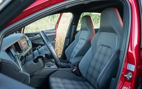 Volkswagen Golf GTI, 2022 год, 2 400 000 рублей, 8 фотография