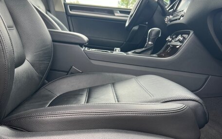 Volkswagen Touareg III, 2014 год, 2 990 000 рублей, 21 фотография