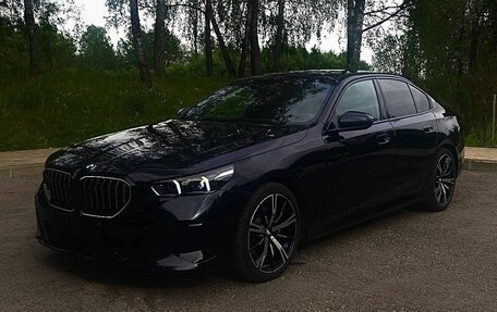BMW 5 серия, 2024 год, 8 100 000 рублей, 3 фотография