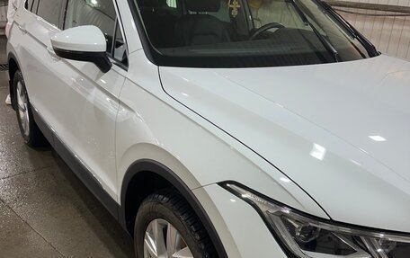 Volkswagen Tiguan II, 2021 год, 4 700 000 рублей, 3 фотография