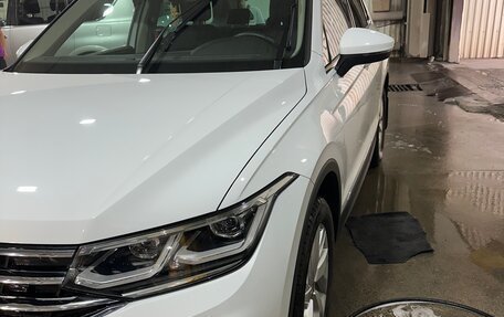 Volkswagen Tiguan II, 2021 год, 4 700 000 рублей, 5 фотография