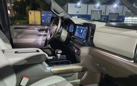Chevrolet Silverado, 2022 год, 7 300 000 рублей, 9 фотография