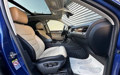 Volkswagen Touareg III, 2017 год, 3 475 000 рублей, 31 фотография