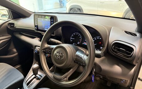 Toyota Yaris, 2020 год, 1 345 000 рублей, 9 фотография